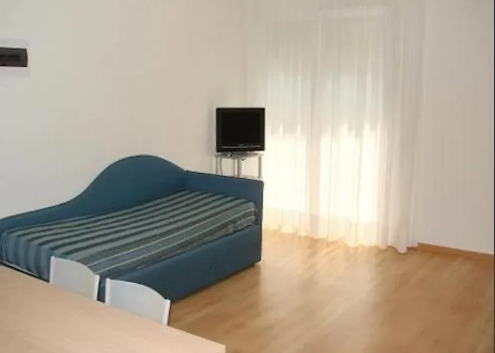 Royal Ξενοδοχείο με διαμερίσματα 4*