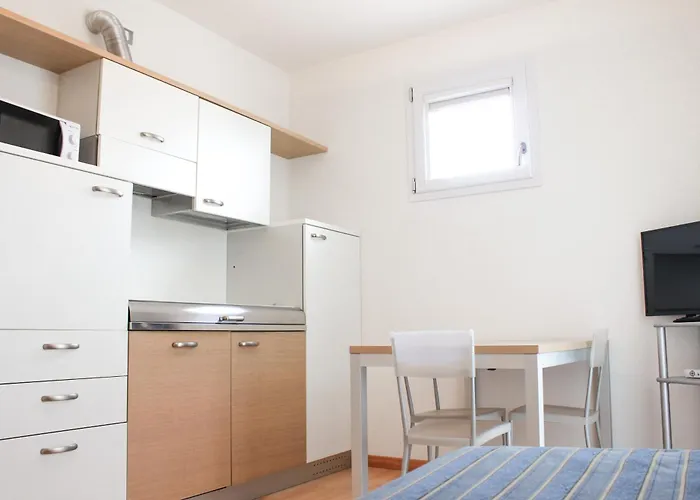 Royal Ξενοδοχείο με διαμερίσματα 4*